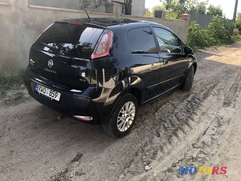 2011' Fiat Grande Punto photo #4