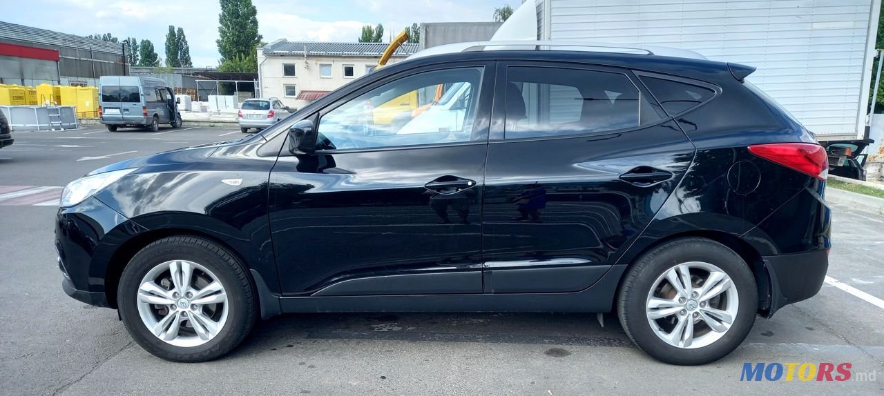 2011' Hyundai ix35 photo #6