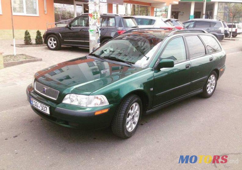2000' Volvo V40 photo #1