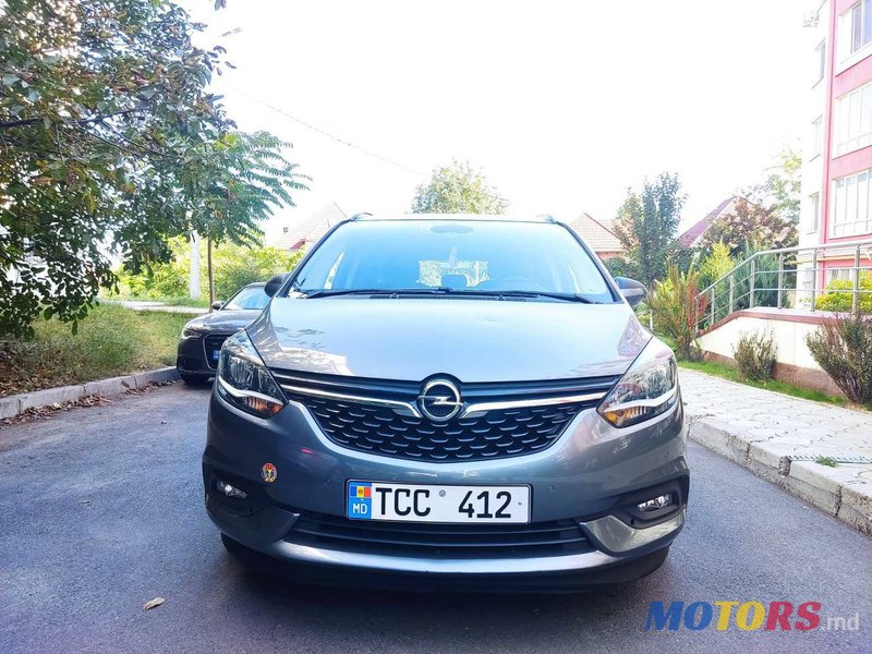 2017' Opel Zafira photo #3