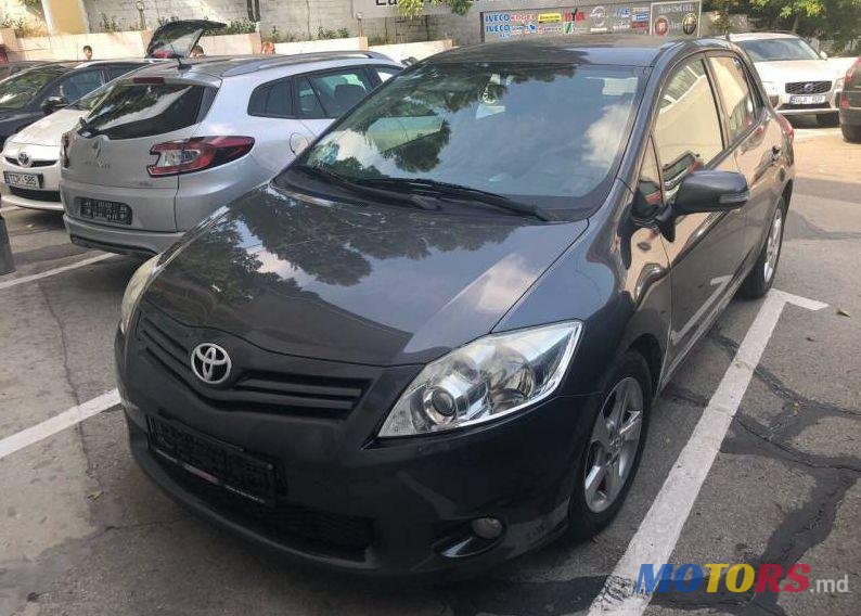2010' Toyota Auris photo #2