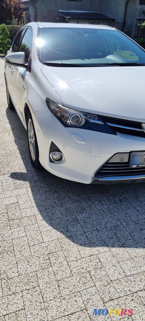 2015' Toyota Auris photo #3