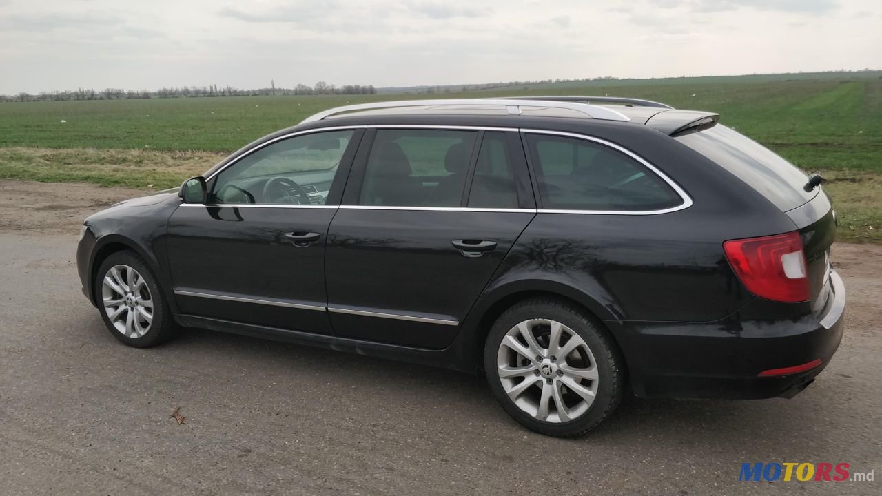 2011' Skoda Superb photo #2