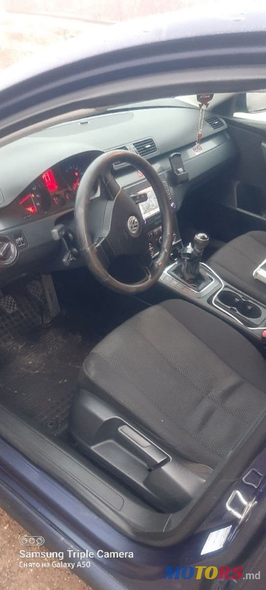 2006' Volkswagen Passat photo #6