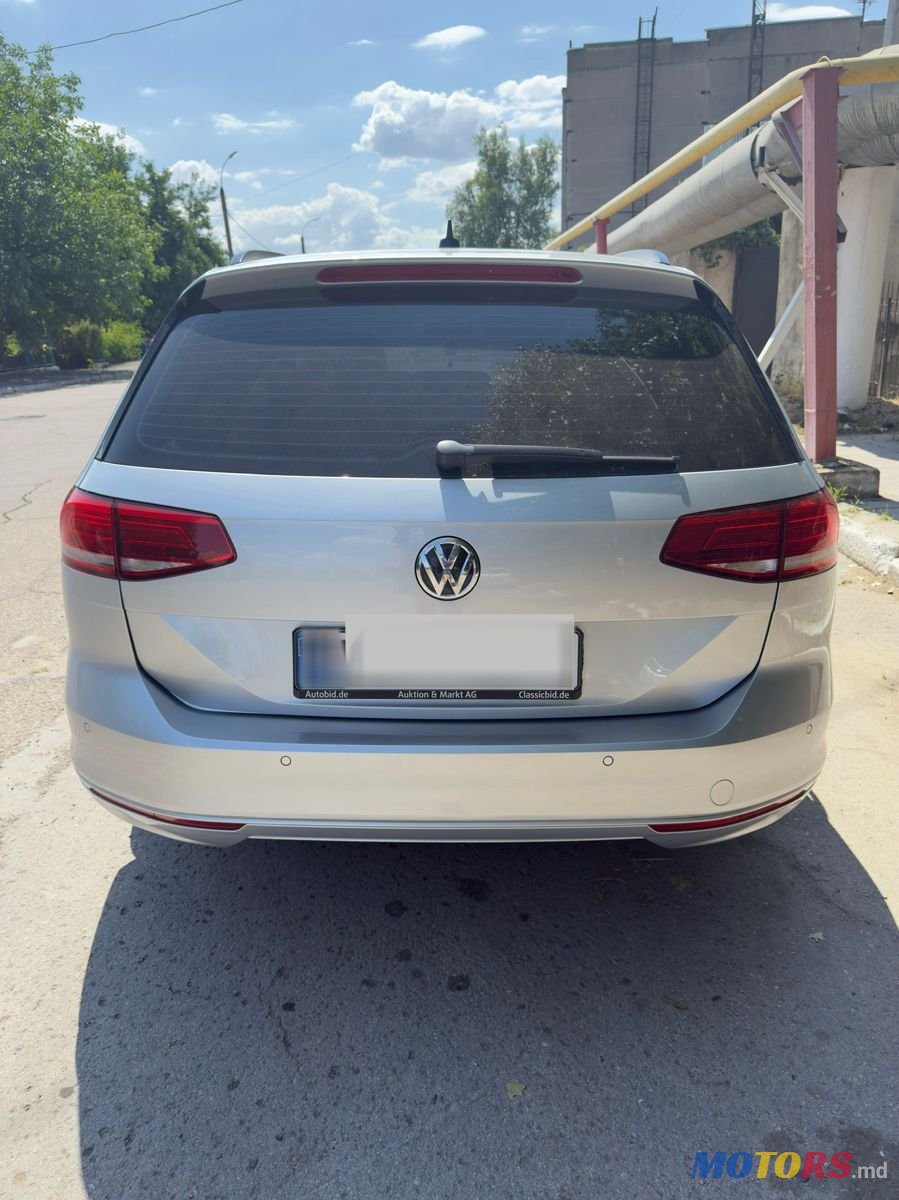 2017' Volkswagen Passat photo #6