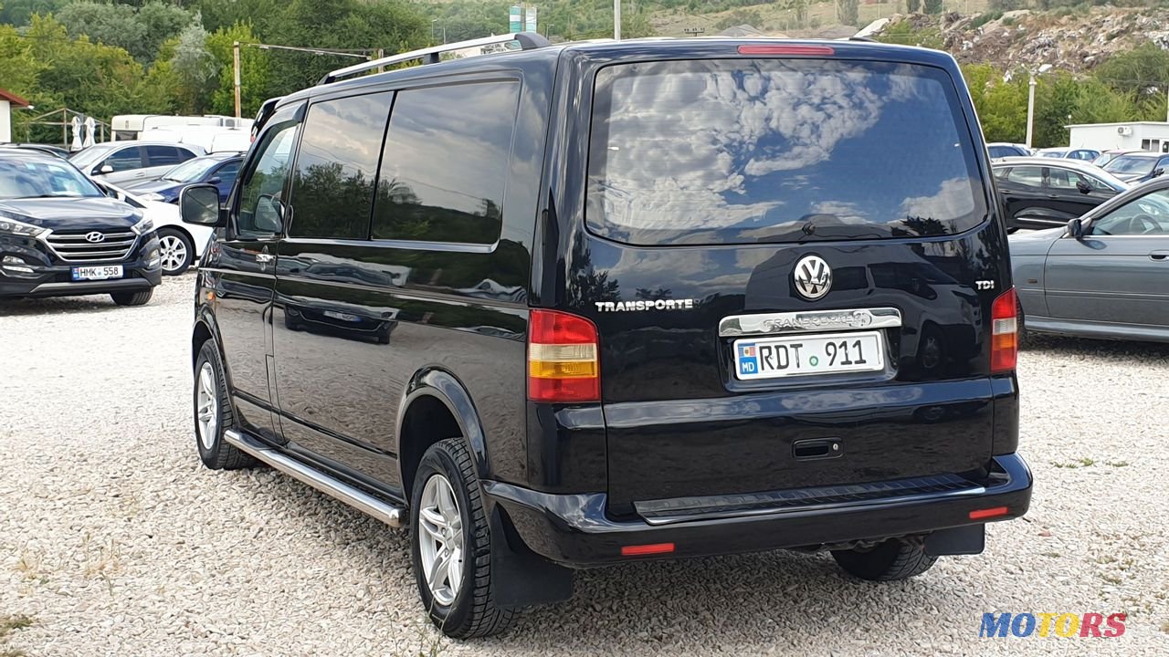 2008' Volkswagen Transporter photo #4