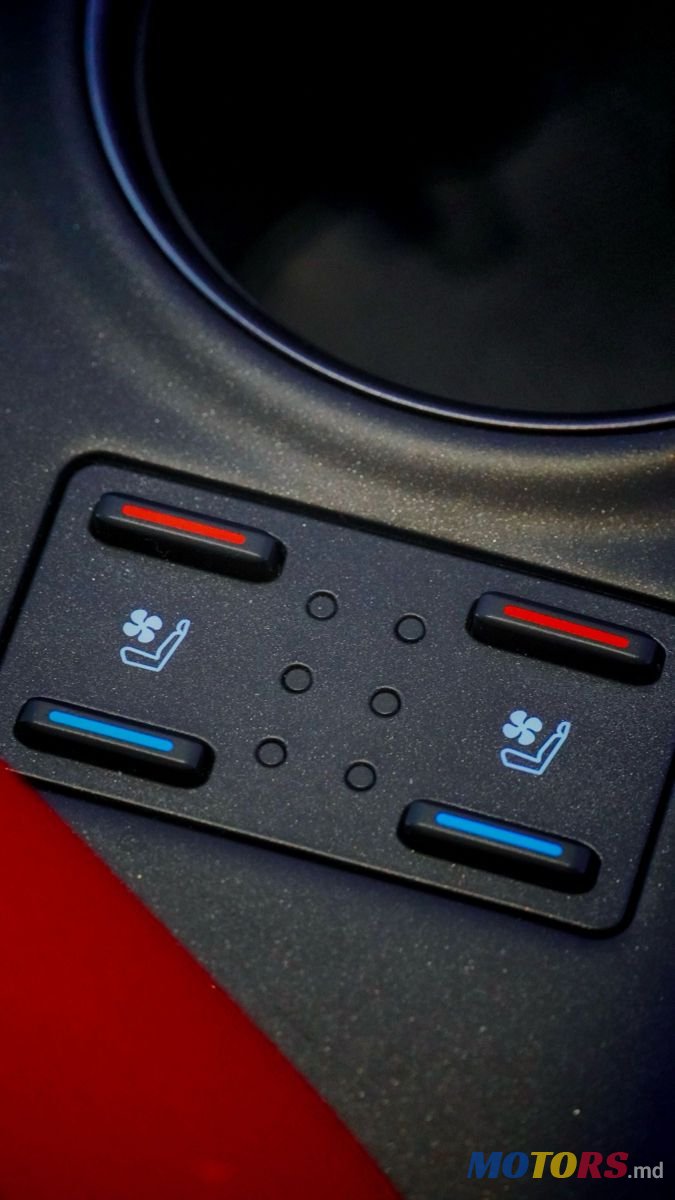 2020' Toyota Camry photo #3