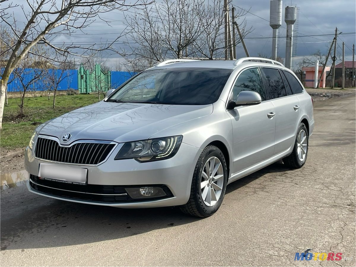 2013' Skoda Superb photo #4