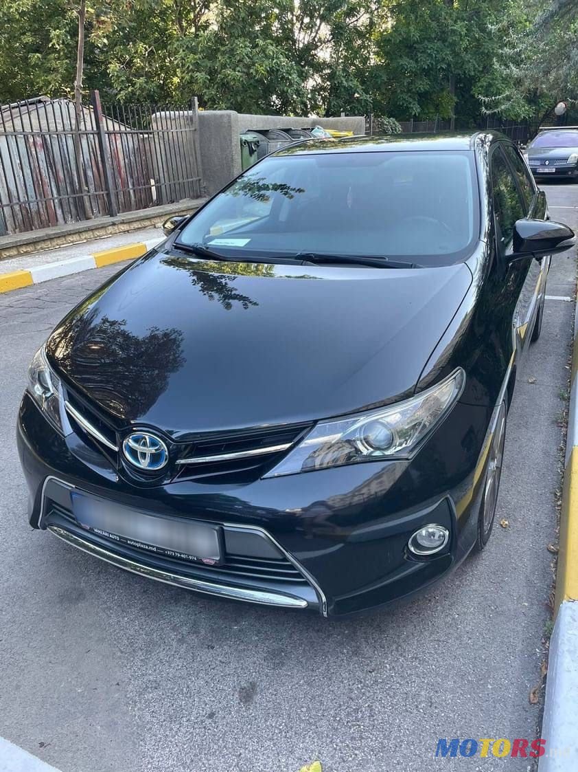 2013' Toyota Auris photo #2