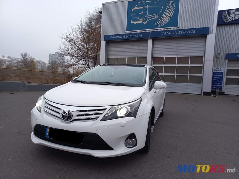 2012' Toyota Avensis photo #1