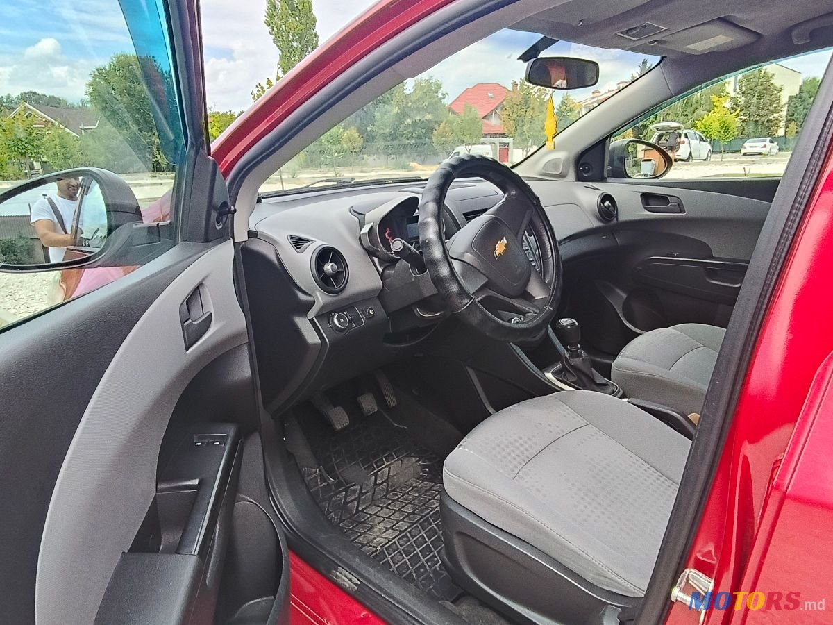 2014' Chevrolet Aveo photo #6