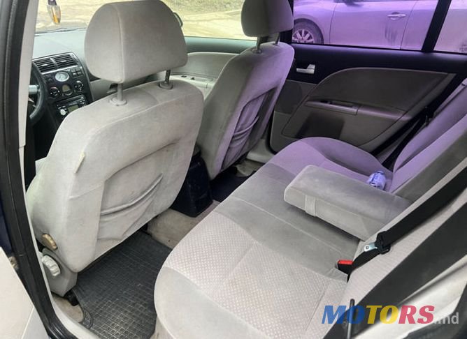 2001' Ford Mondeo photo #5