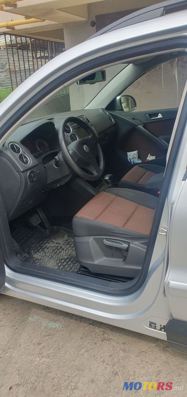 2009' Volkswagen Tiguan photo #3
