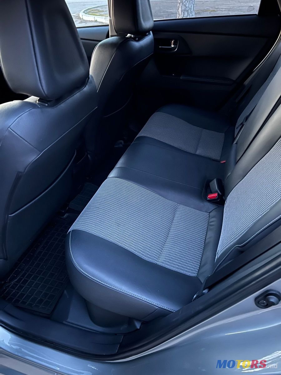 2016' Toyota Auris photo #5