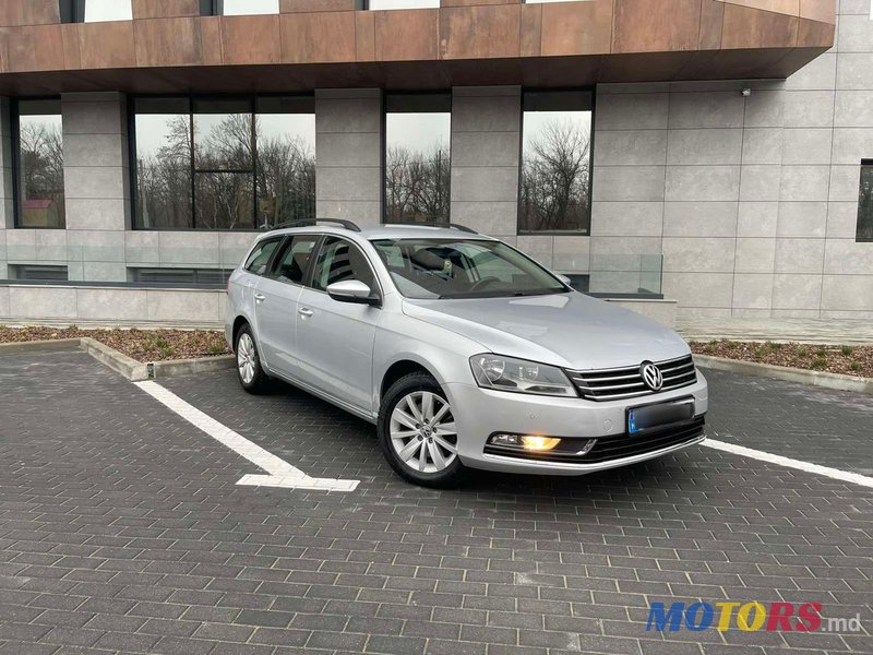 2013' Volkswagen Passat photo #1