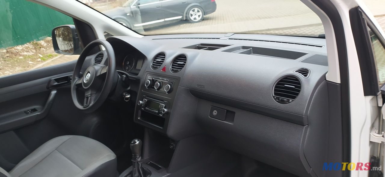 2013' Volkswagen Caddy photo #6