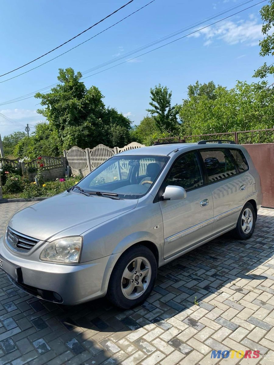 2004' Kia Carens photo #1