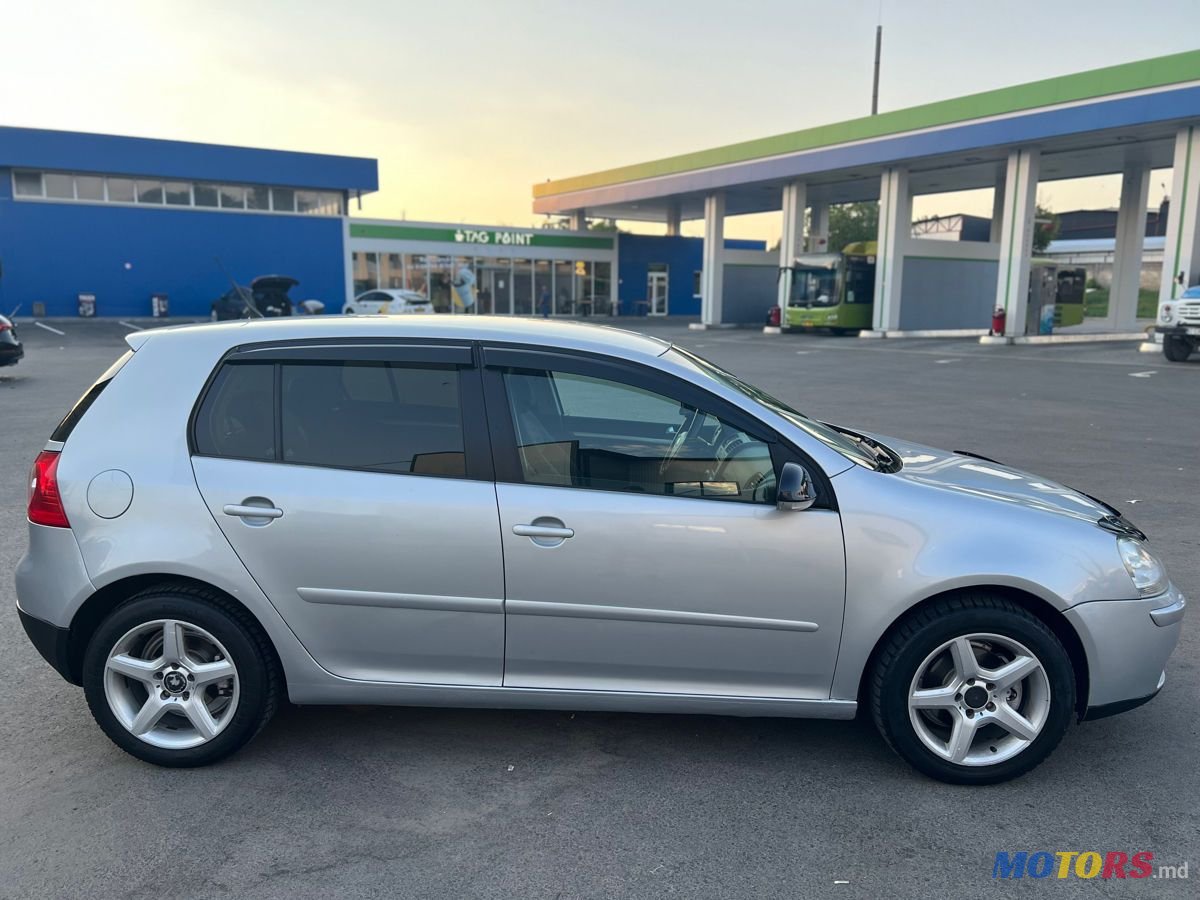 2008' Volkswagen Golf photo #2