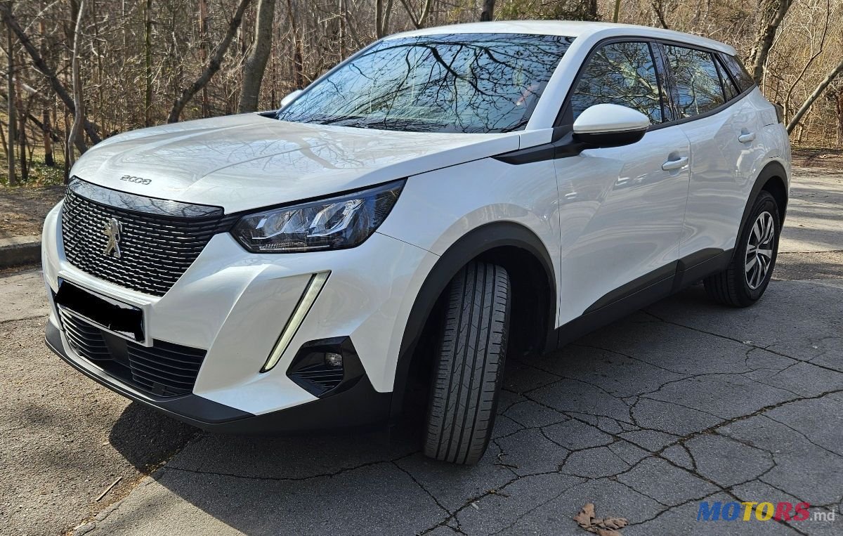 2021' Peugeot 2008 photo #2