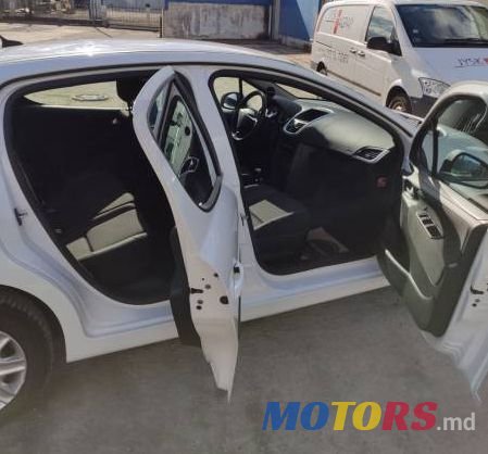 2010' Peugeot 207 photo #3