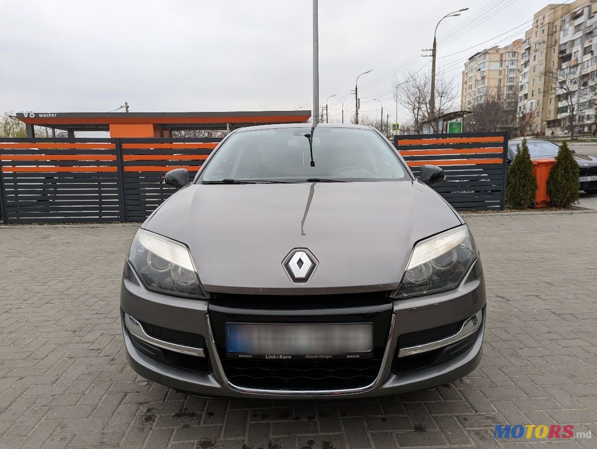 2015' Renault Laguna photo #2