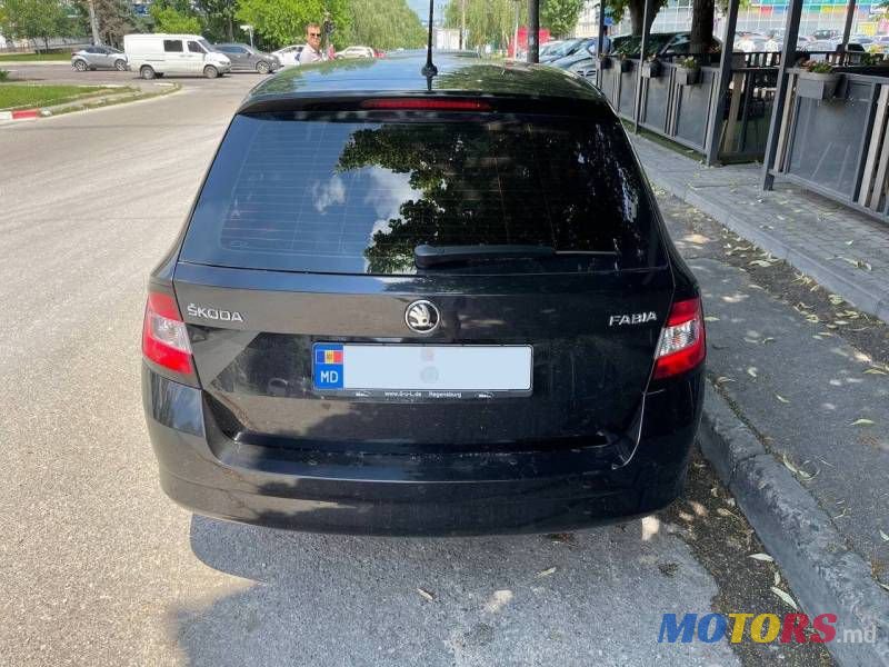 2015' Skoda Fabia photo #2