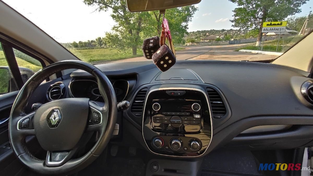 2019' Renault Captur photo #6