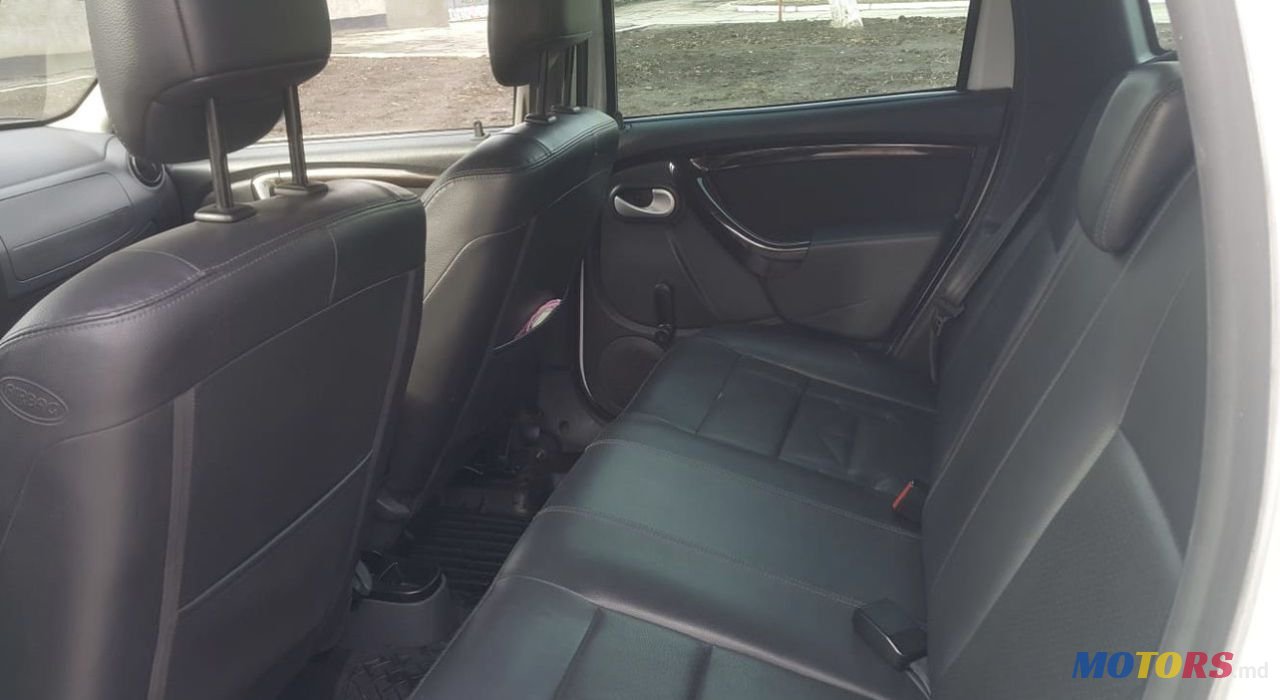 2011' Dacia Duster photo #5