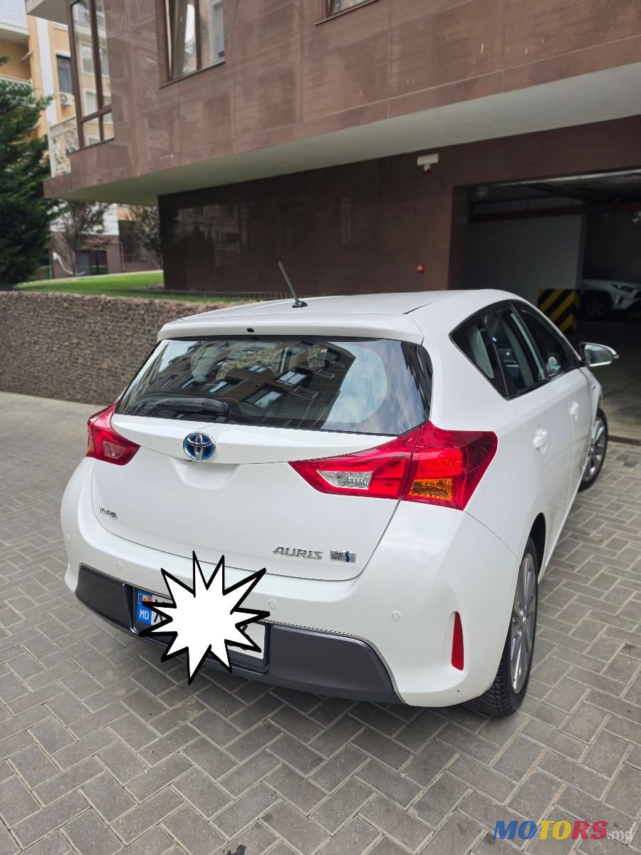 2014' Toyota Auris photo #4