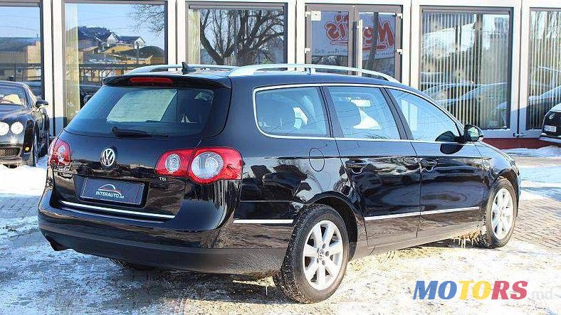 2008' Volkswagen Passat photo #2