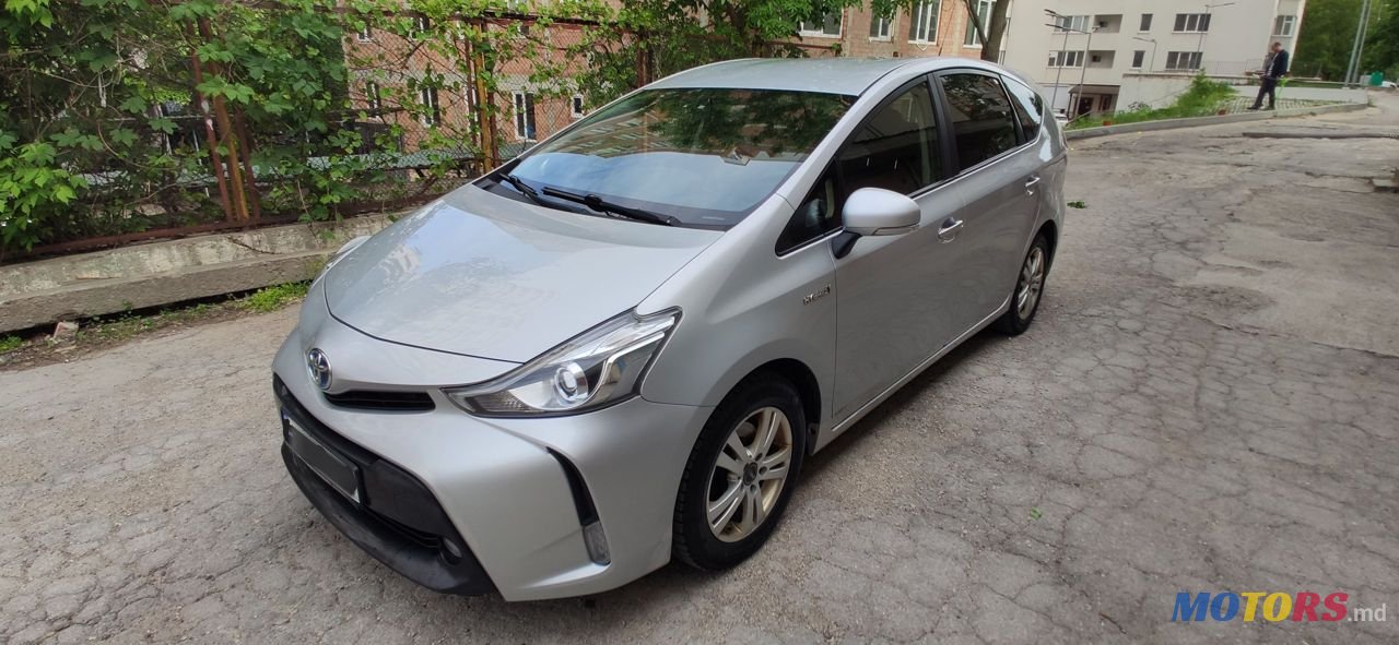 2015' Toyota Prius + photo #1