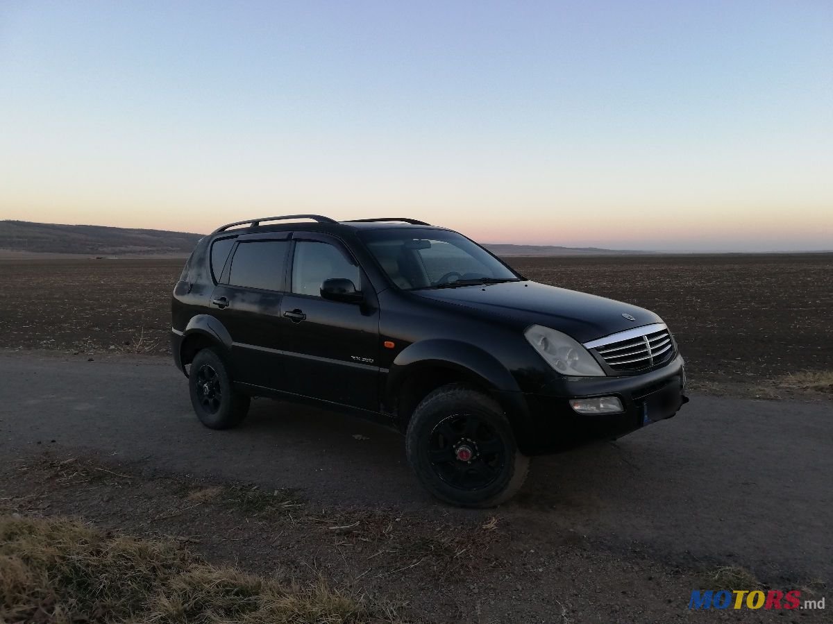 2002' SsangYong Rexton photo #3