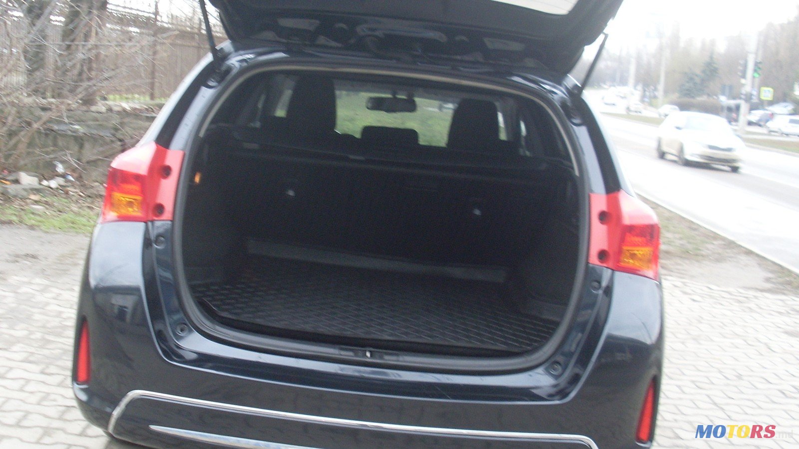 2014' Toyota Auris photo #4