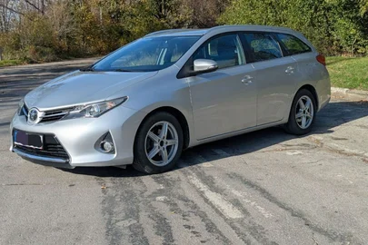 2013' Toyota Auris