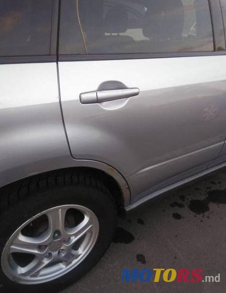 2003' Mitsubishi Outlander photo #2