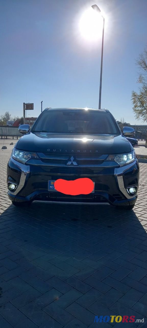 2018' Mitsubishi Outlander photo #3