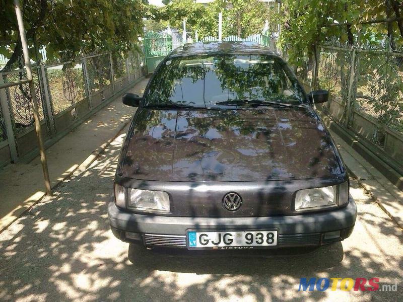 1993' Volkswagen Passat photo #1