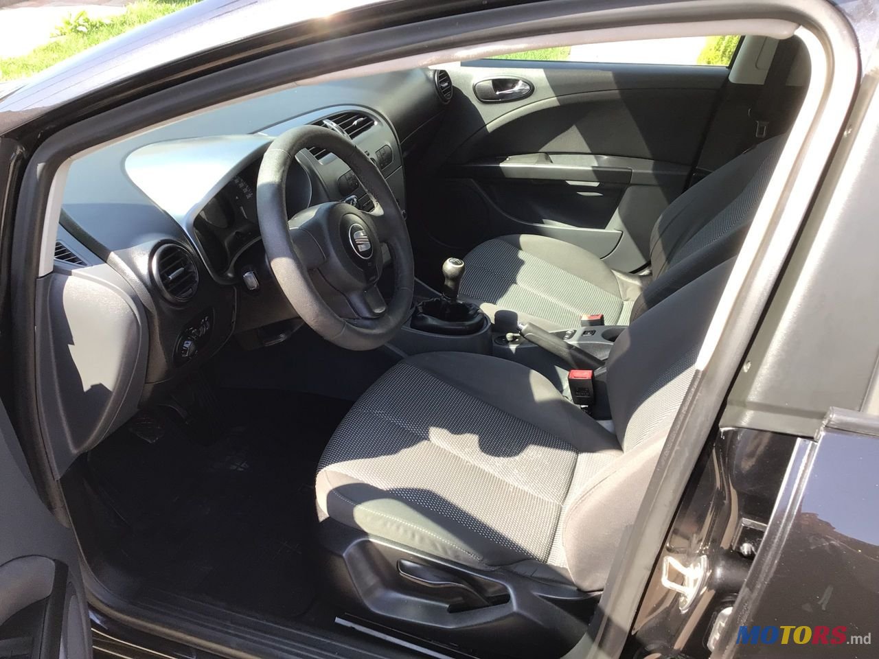 2009' SEAT Leon photo #4