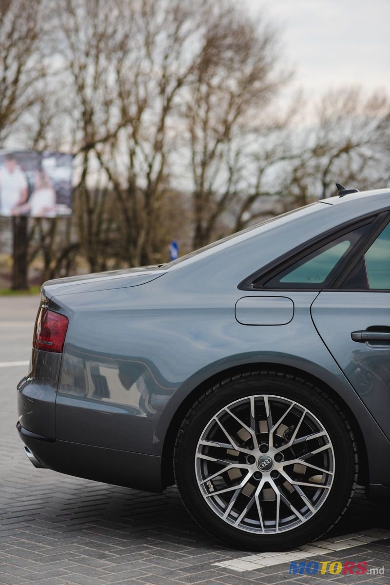 2014' Audi A8 photo #3