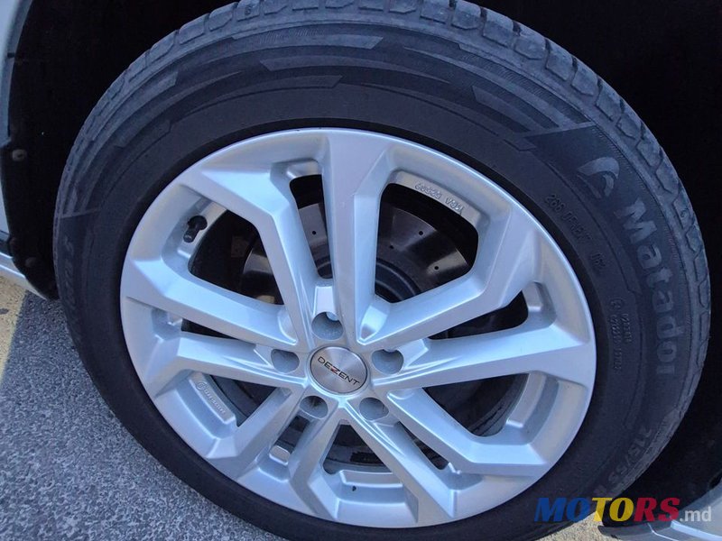 2015' Volkswagen Passat photo #6