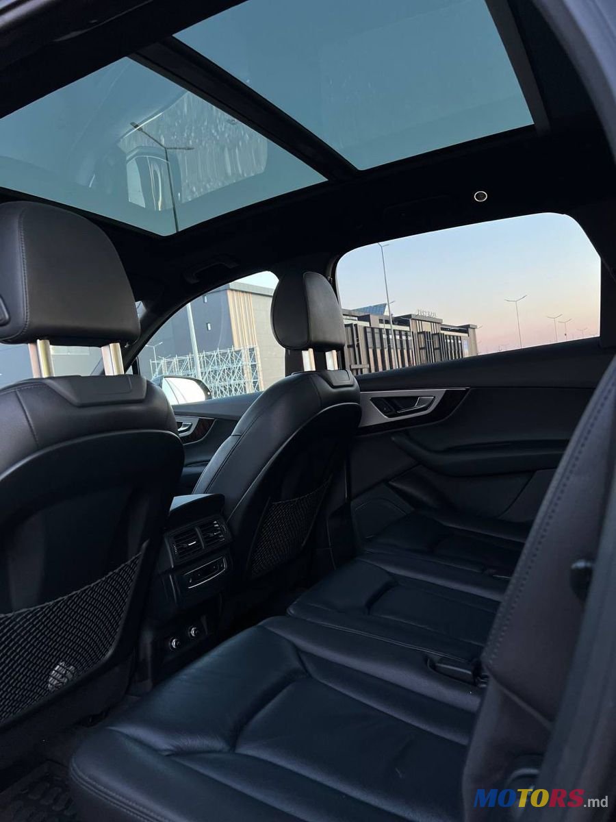 2019' Audi Q7 photo #4