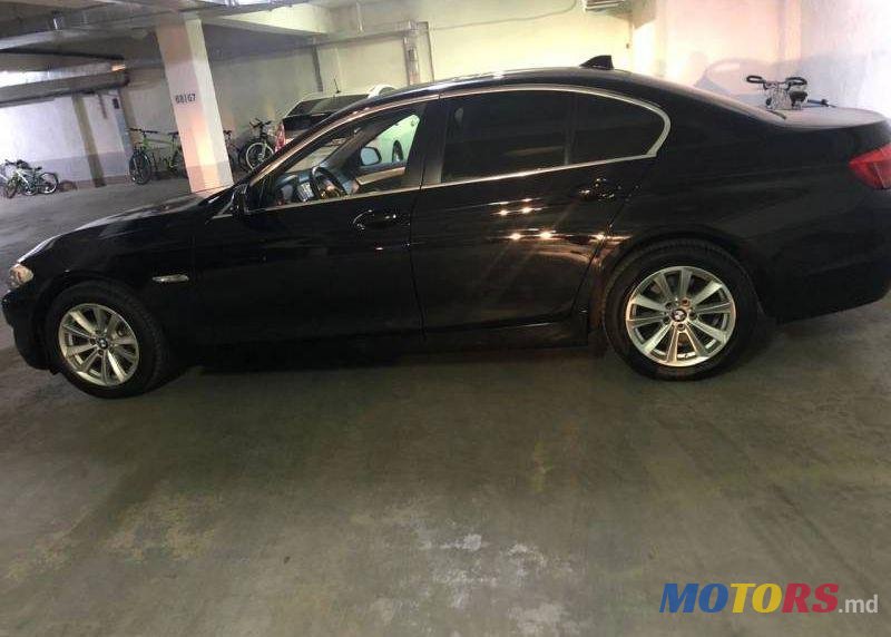 2012' BMW 5 photo #1