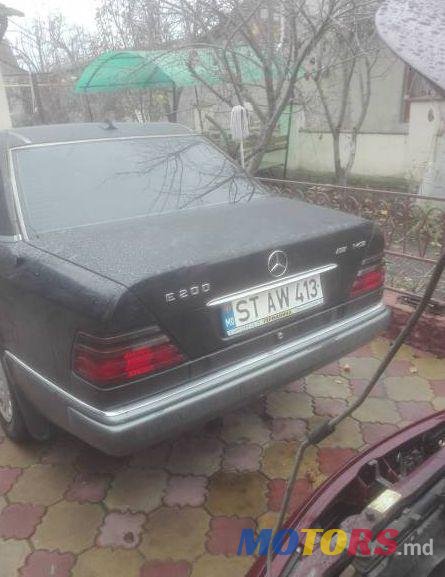 1991' Mercedes-Benz 124 photo #1