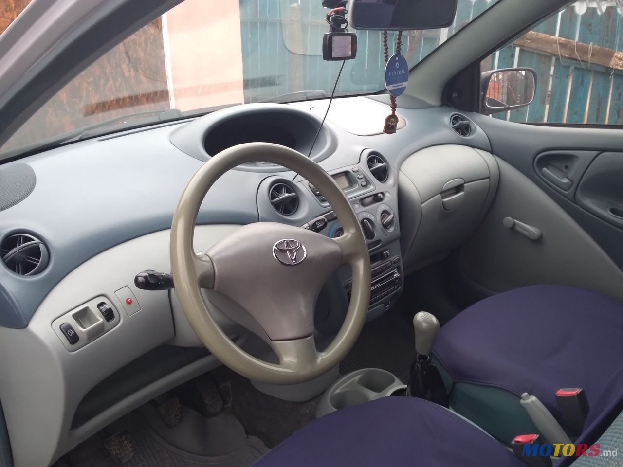 2000' Toyota Yaris photo #3