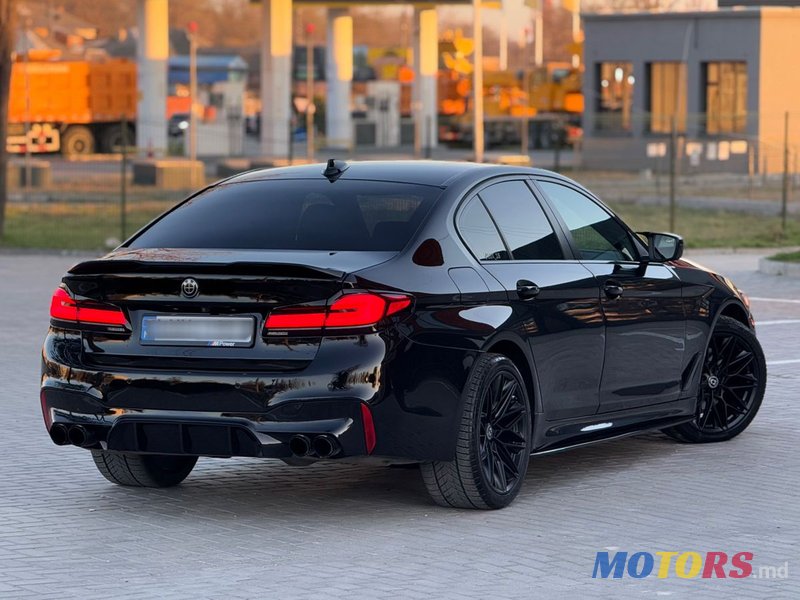 2021' BMW 5 Series photo #3