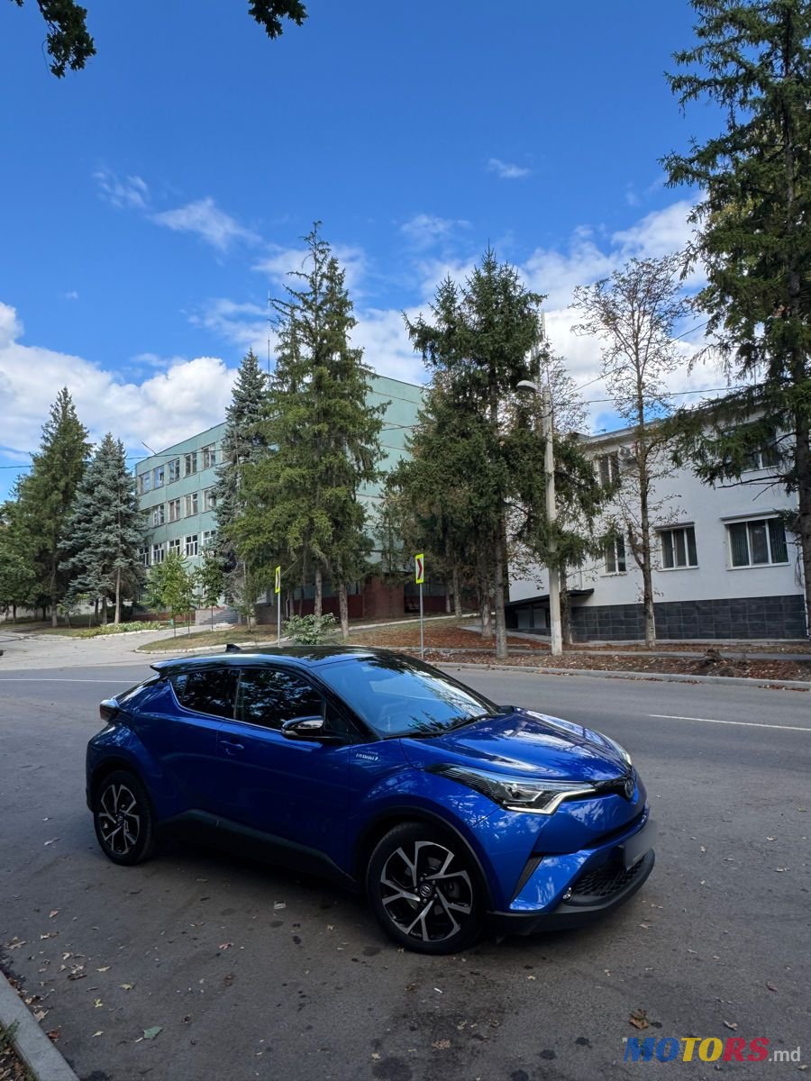 2017' Toyota C-HR photo #5