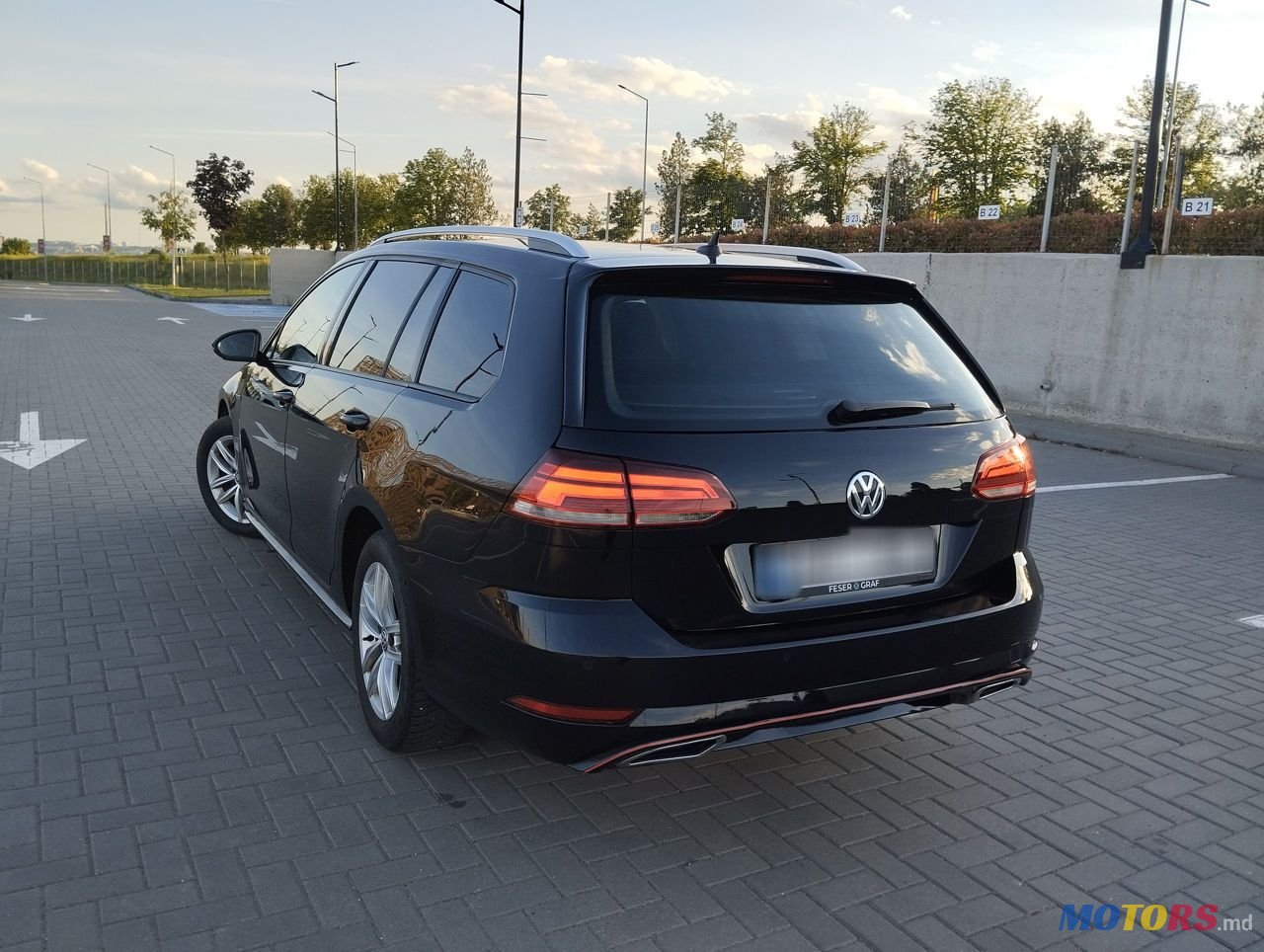 2019' Volkswagen Golf photo #5