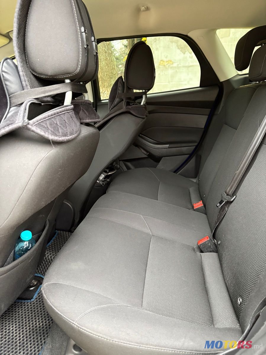 2016' Ford Focus photo #6
