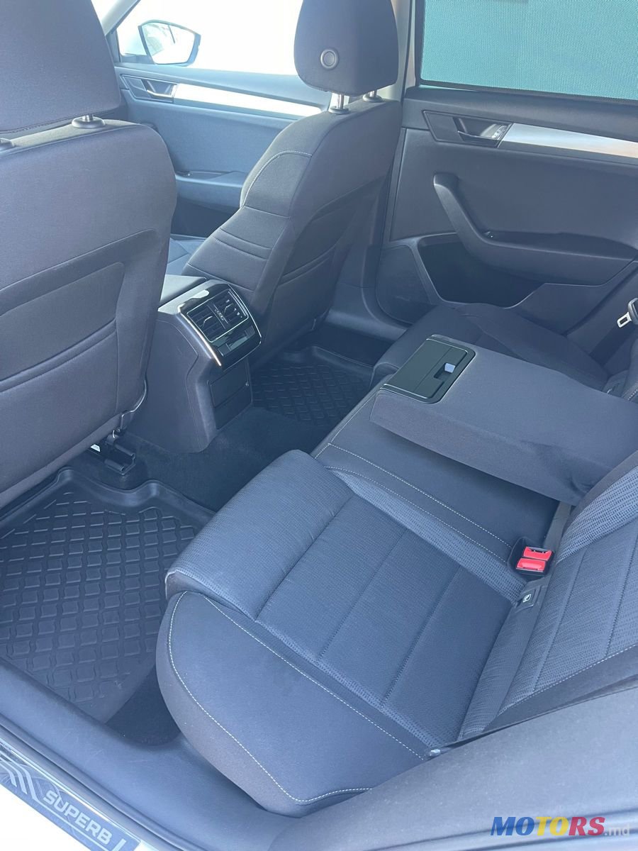 2018' Skoda Superb photo #4
