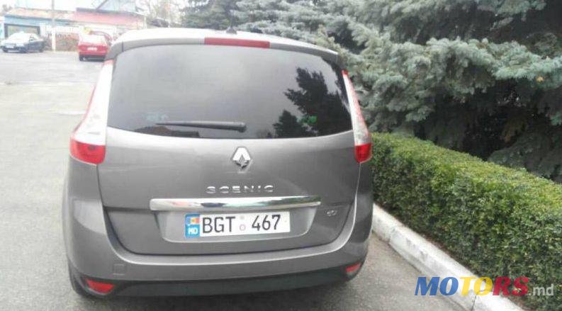 2010' Renault Grand Scenic photo #2